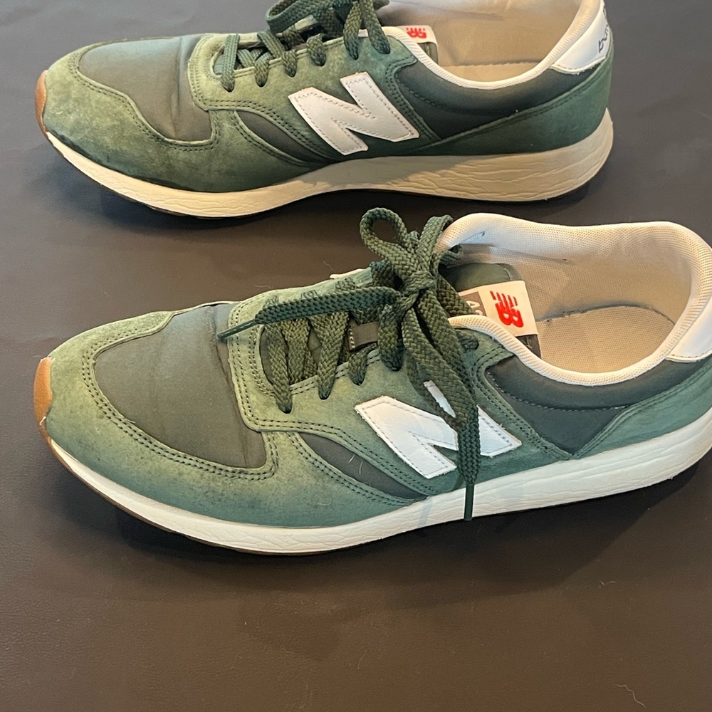 New Balance Men's Olive Green Sneakers